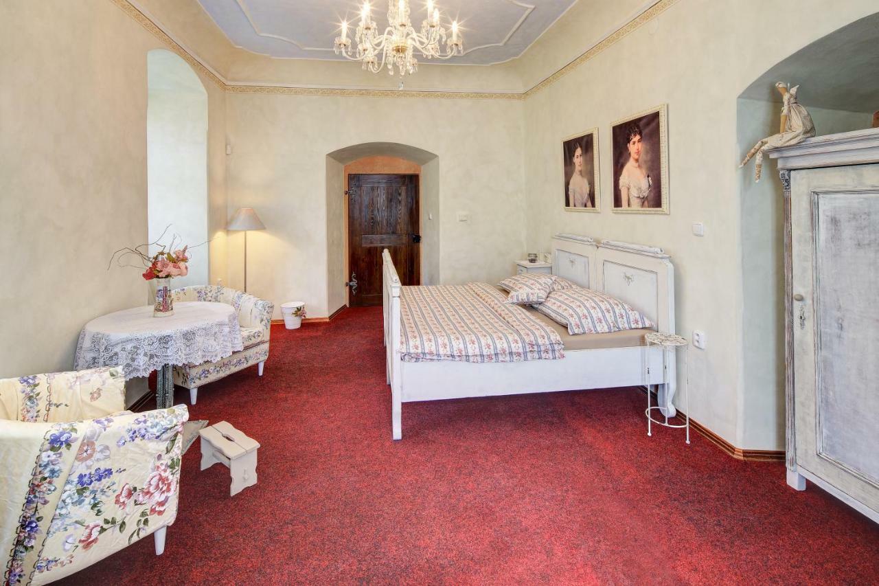 Hotel Dum Zameckych Kaplanu Valec Zewnętrze zdjęcie