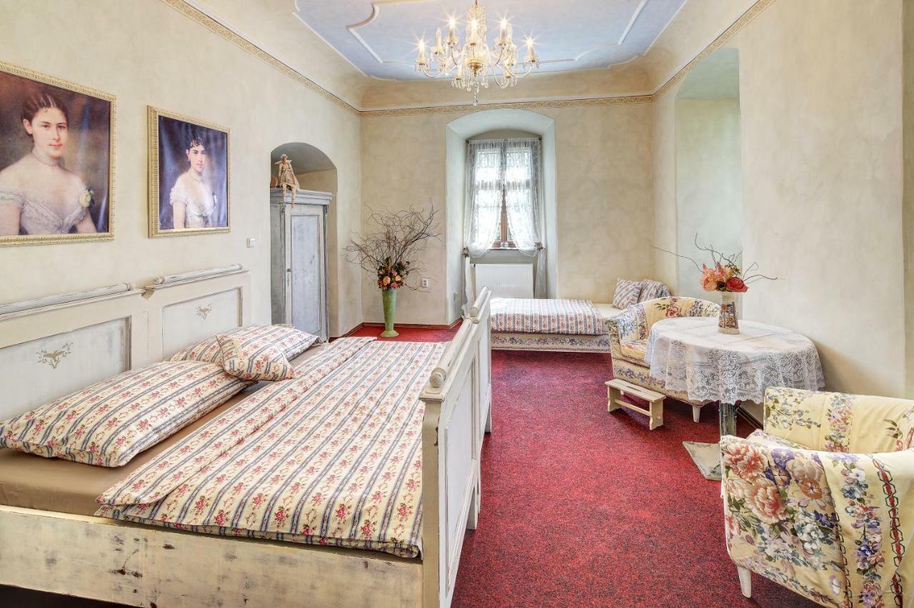 Hotel Dum Zameckych Kaplanu Valec Zewnętrze zdjęcie