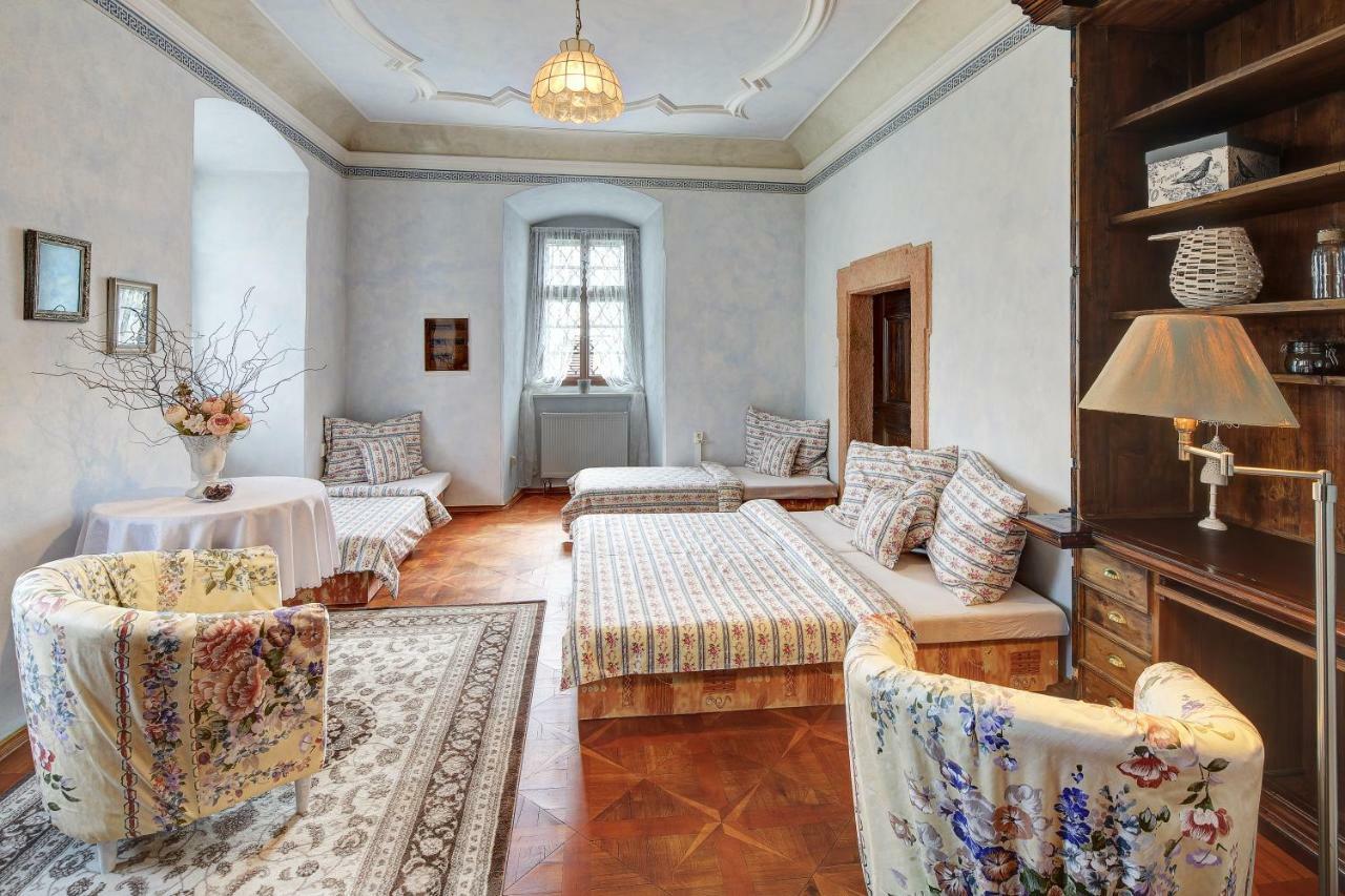 Hotel Dum Zameckych Kaplanu Valec Zewnętrze zdjęcie
