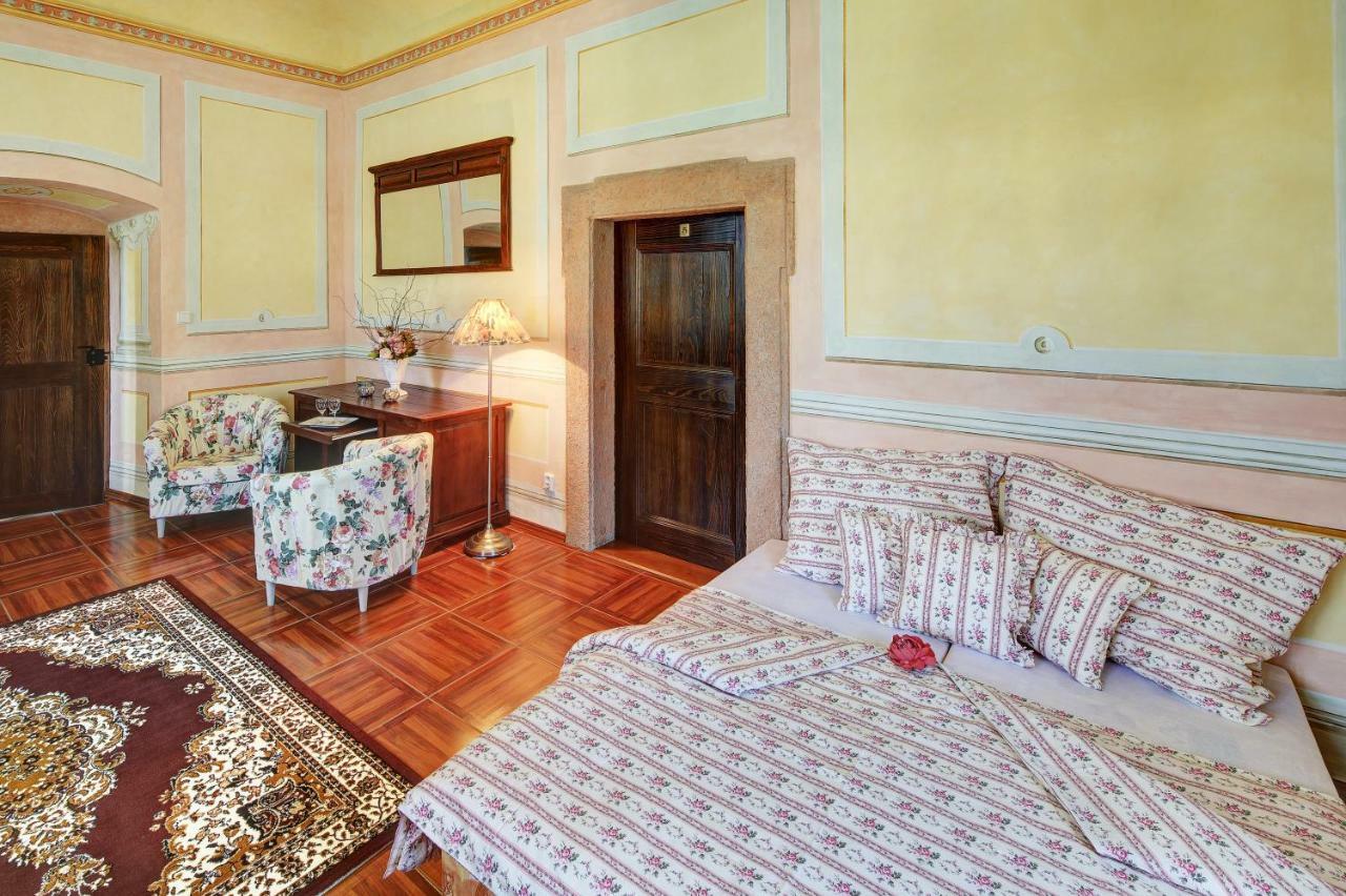 Hotel Dum Zameckych Kaplanu Valec Zewnętrze zdjęcie
