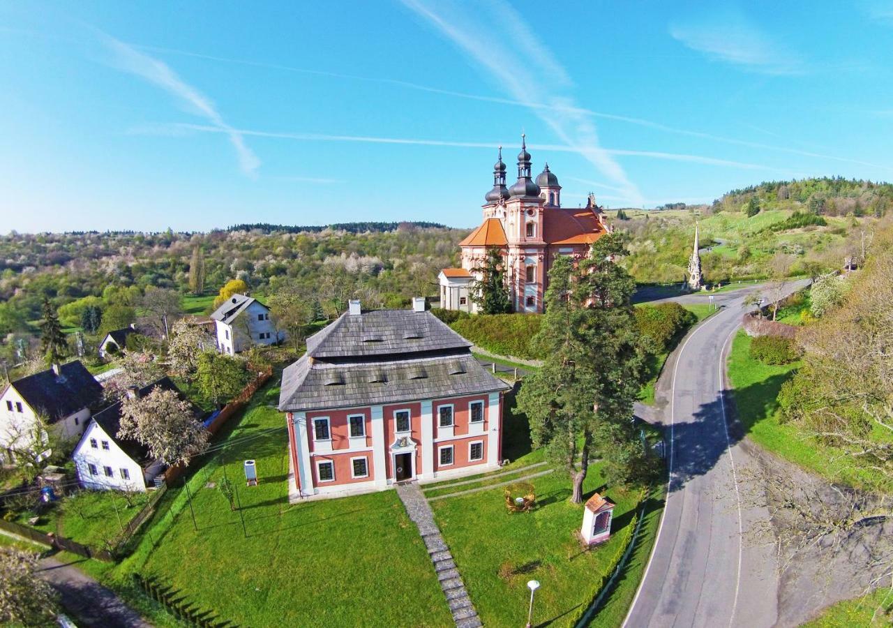 Hotel Dum Zameckych Kaplanu Valec Zewnętrze zdjęcie