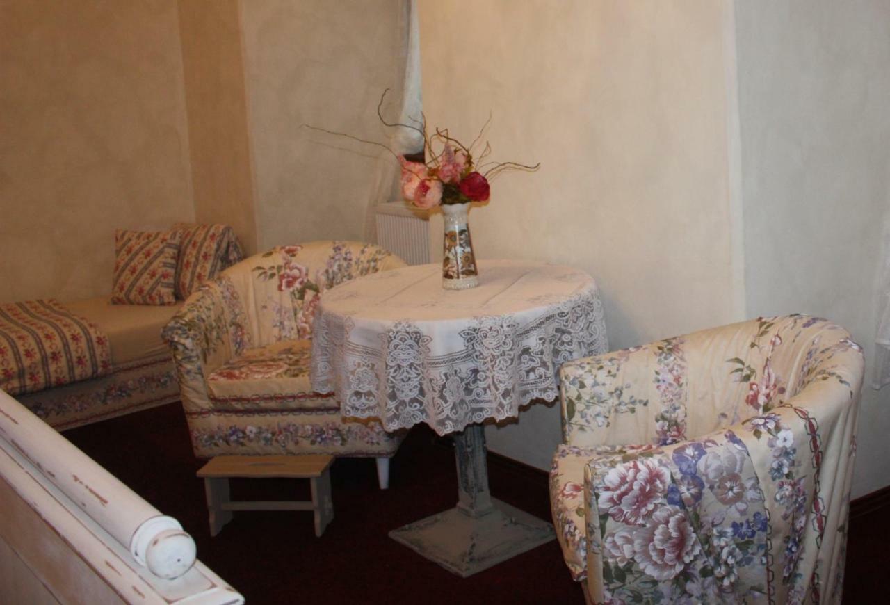 Hotel Dum Zameckych Kaplanu Valec Zewnętrze zdjęcie